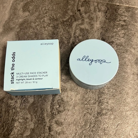 ALLEYOOP Stack The Odds Blush, Bronzer, and Highlighter Compact in Sunkissed - Picture 2 of 5